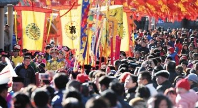 俺老孙来也!男子扮“猴哥”在雍和宫排队37小时只为抢头香