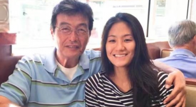 美国女孩抓拍流浪汉 发现竟是亲生父亲