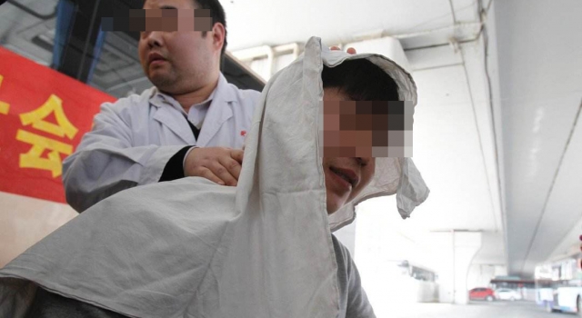 昆明城管戏耍盲人怎么回事?城管何以被污名化?