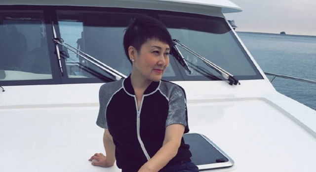 演员张凯丽私人照大秀美腿 戏外热爱生活平易近人