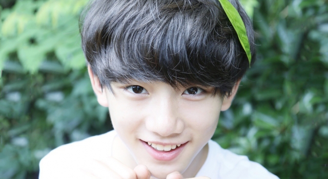 丁程鑫这个TFBOYS师弟可能属猫 萌得想装箱子里带回家