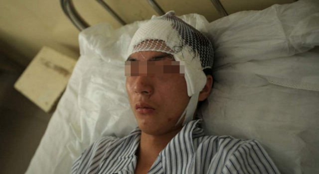 云南学生持刀斗殴致两死七伤 校园暴力何时止?