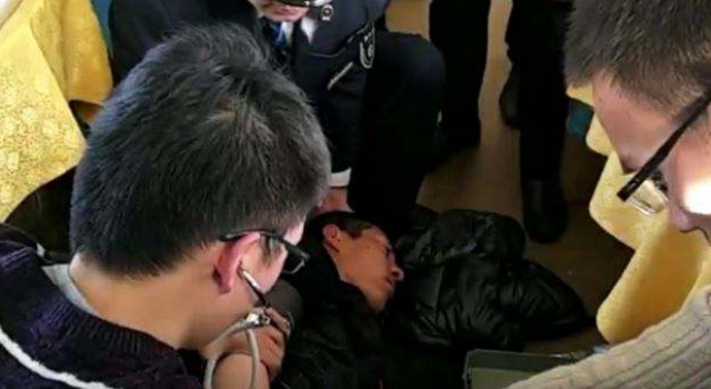 列车上的惊魂10分钟 生死一线幸亏有他们