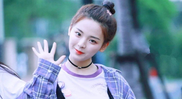 杨超越中两万 被粉丝直呼太假喜欢什么来什么