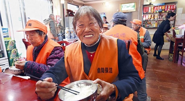 爱心饭店提供免费爱心早餐,却招来大爷大妈,被迫停业