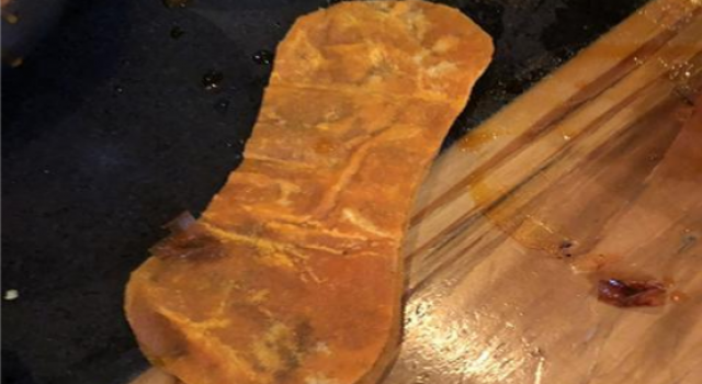 海底捞回应异物 两家店吃出“卫生巾”是人为还是巧合?