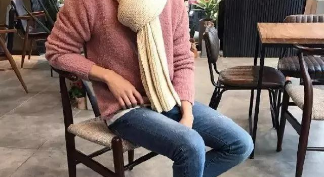 95后小鲜肉的日常毛衣搭配 毛衣怎么穿出潮男范?