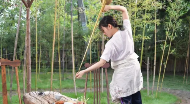 《锋味》美食四川录制 张靓颖郊野展示川式冲茶绝技