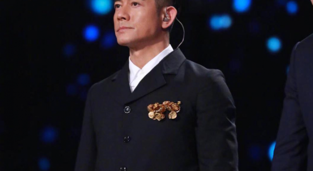 美颜下的郭富城大眼睛尖下巴 还撞脸刘恺威 还认得出?