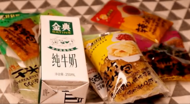 自制牛奶螺蛳粉 绝对不黑暗 食材非常简单