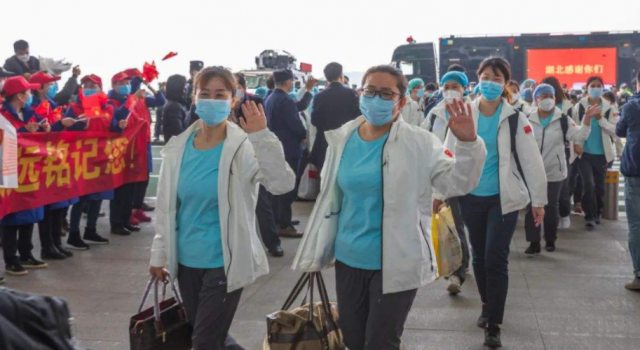 援鄂医疗队隔离结束再写请战书 请战一线 网友:感恩