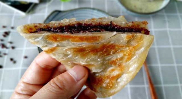电饼铛豆沙酥饼的做法 这样做颜值并存 酥脆可口