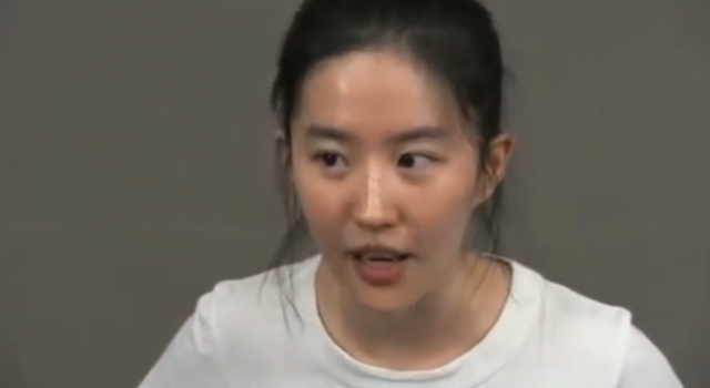 刘亦菲试镜花木兰视频 眼睛里闪闪发光 网友:英语好秀