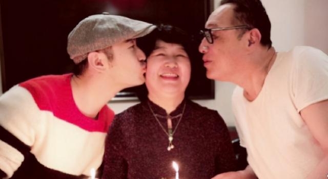 黄晓明生日独自受冻,baby未送祝福,照片暗示两人之间的问题