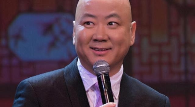 他故意将黄家驹念成“黄家狗”,自以为很搞笑,却毁了当红前程