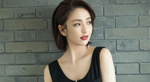 有种“偏心”遗传是佟丽娅父母,姐姐相貌普通,妹妹却颜值出众