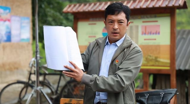 《石头开花》今晚开播,郭涛、富大龙“高手过招”演绎脱贫故事