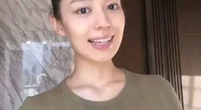 郎朗妻子吉娜罕晒素颜,网友直呼没认出来,孕期商演代言不间断