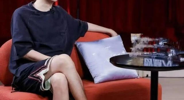 李诞:尽管《吐槽大会》更火,但我更为偏爱《脱口秀大会》