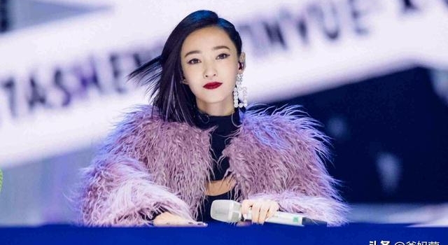 离开伊能静后,王丽坤上了热搜。鼓励式教育有多重要?「爸妈营」