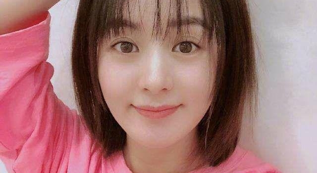 赵丽颖素颜照被公开,看到素颜的她,网友:上天欠我个邻家姑娘