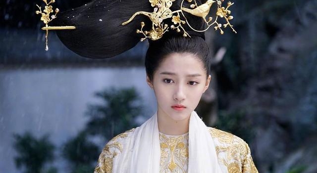 怀念十几年前古装造型的古韵?也有“时代滤镜”罩不住的时候哦