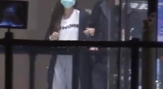 高晓松13岁女儿近照罕曝光,长腿身材太吸睛,还好颜值不像爸?