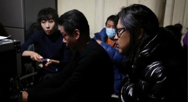 电影《繁华将至》大理热拍 吴镇宇任素汐即兴飙戏