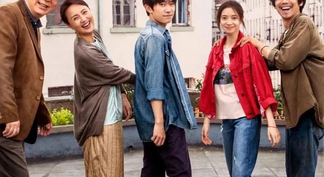 上映5天,票房破8亿,《小红花》的红,是靠易烊千玺带流量?