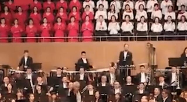 91岁“硬核奶奶”郑小瑛在沪指挥音乐会,火了!网友:气质碾压
