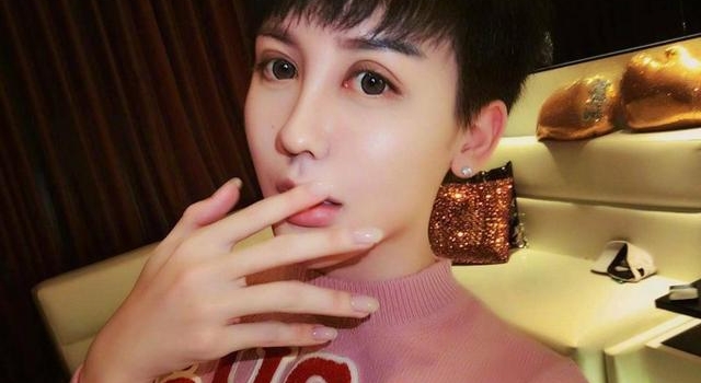 蛇精脸网红刘梓晨确诊新冠!晒检测单直言无助,自曝消失是因毁容