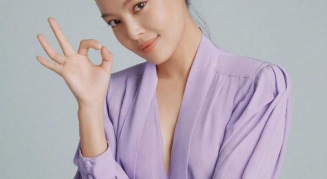 辛芷蕾回应点赞郑爽离婚新闻:这个手确实容易滑