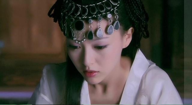 被造型师偏爱的“额饰”,某些剧女演员人均好几副,但还怪好看的