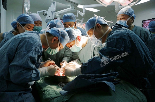 母亲子宫给女儿!我国首例人子宫移植成功