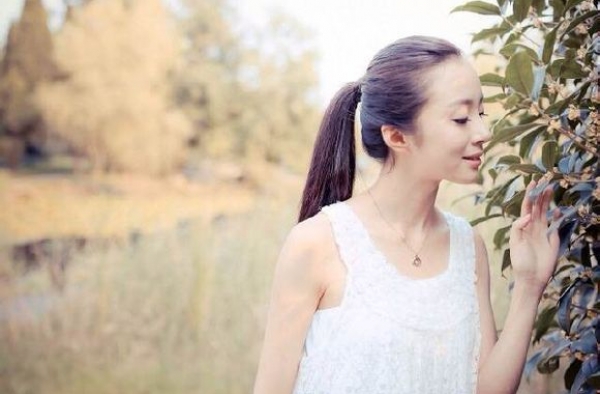 胡冰卿整容过吗?胡冰卿看似董洁被指整容