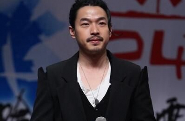 李威疑与姚笛分手 自曝喜欢熟女姐姐型的