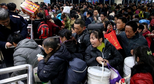 2015春运动态：成都局发送旅客2300余万人上演大迁徙