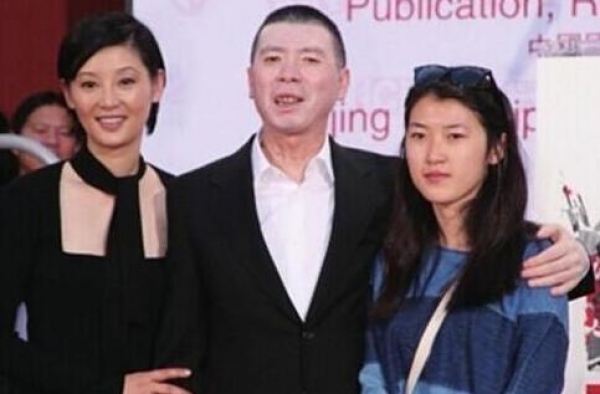 冯小刚女儿冯思羽美艳近照曝光 朴素清纯曾是兔唇