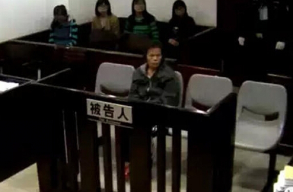 狠心保姆贪图月薪毒杀老人 手法娴熟自曝还杀过9人