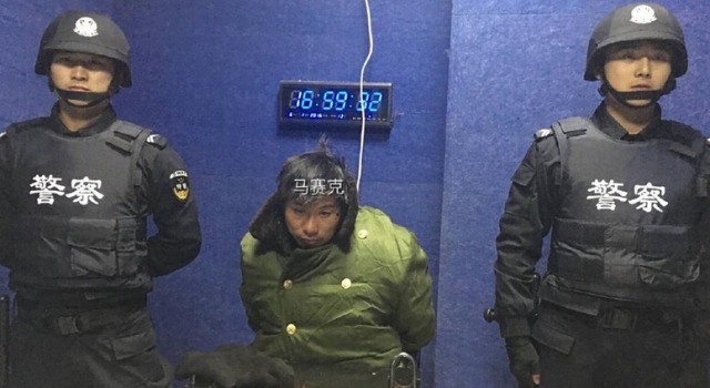 满分马赛克：警方公布抢女童嫌犯照片写“马赛克”