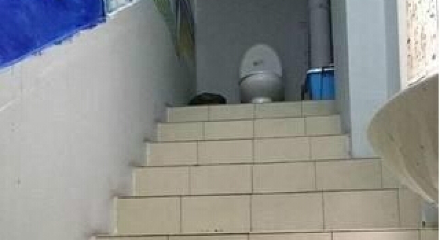 高高在上的厕所 已无下限的节操