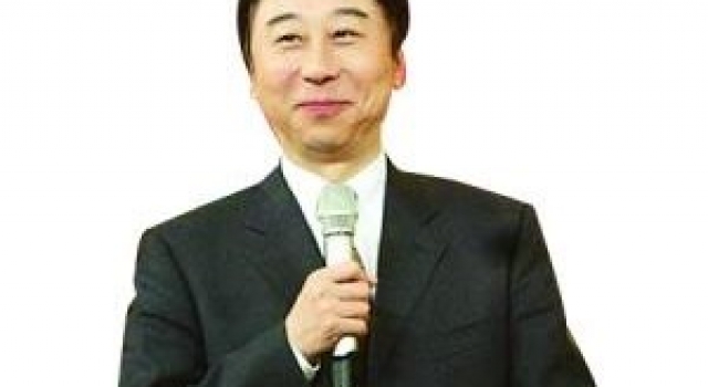 猴年春晚冯巩作品遭大改 徐帆变身毒蛇邻居挑战新角色
