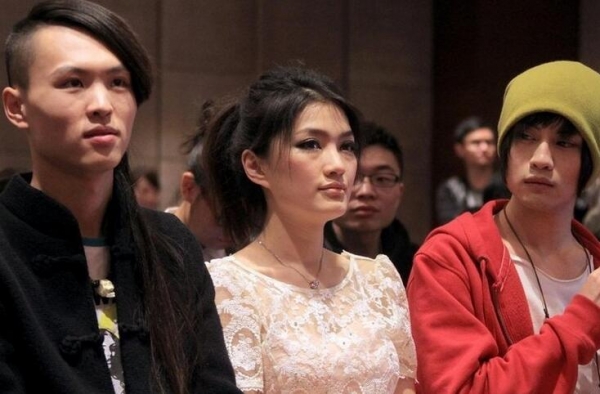 张玮丁丁恋情曝光 两人百万婚礼图片曝光