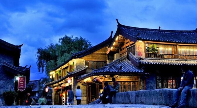 丽江旅游景点介绍：漫步古城感受闲适光阴里的一花一木