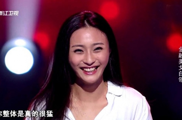 陈冰家庭背景揭秘 身家30亿前夫是知名主持人