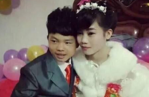 广西16岁新郎16岁新娘：新娘否认怀孕 家长支持我们