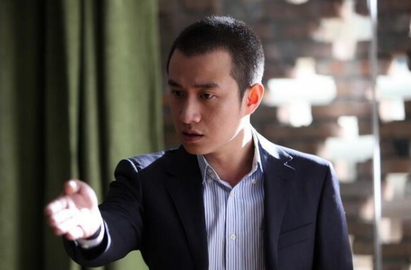 文章家庭背景输给马伊琍 父母均是机关公务员