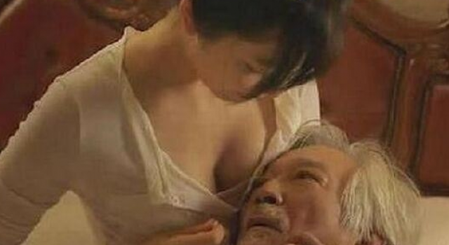 29岁女子恋上七旬老翁被甩 不愿分手又哭又闹报警