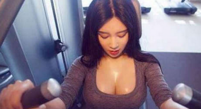 女神都健身了……你还有理由偷懒吗