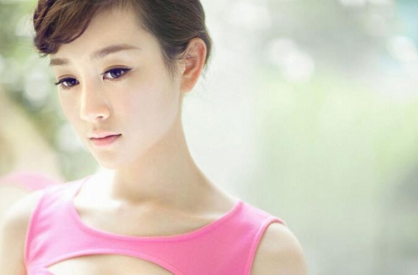 疑似张檬整容对比照 土妞变女神这样炼成